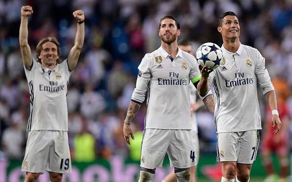 Sergio Ramos bất ngờ “chọc ngoáy” C.Ronaldo - 1
Sergio Ramos ủng hộ Luka Modric giành giải The Best