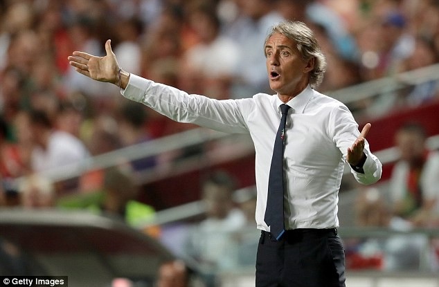 Không có C.Ronaldo, Bồ Đào Nha vẫn hạ gục Italia - 2
HLV Mancini còn rất nhiều việc phải làm để vực dậy Italia
