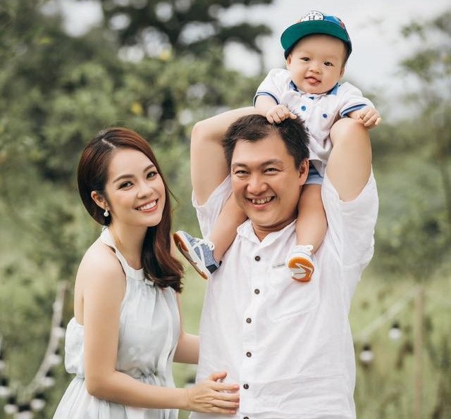 Dương Cẩm Lynh chia tay chồng: “Chấp nhận buông bỏ khi mọi chuyện không theo ý muốn” - 2 Gia đình Dương Cẩm Lynh thời còn hạnh phúc