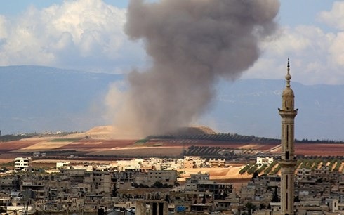 Thổ Nhĩ Kỳ cảnh báo: Cả cộng đồng quốc tế trả giá vì cuộc chiến Idlib - 1
Khói đen bốc lên sau vụ tấn công nhằm vào ngôi làng Kafr Ain, vùng ngoại ô phía Nam Idlib hôm 7/9. Ảnh: AFP