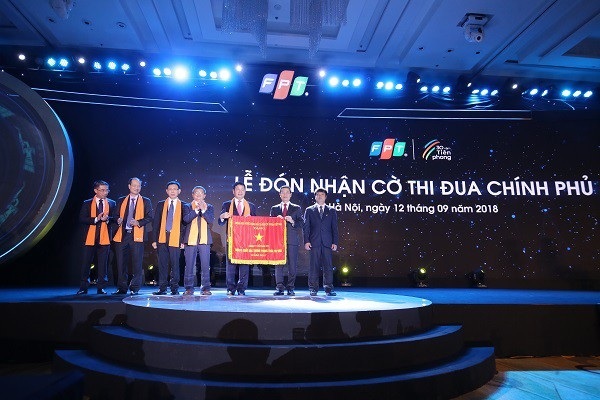 FPT: "Chúng tôi đã từng đi khi chưa có đường... nhưng rồi sẽ đến" - 4 FPT nhận Cờ thi đua từ Chính phủ trước những đóng góp của Tập đoàn trong suốt 30 năm qua.