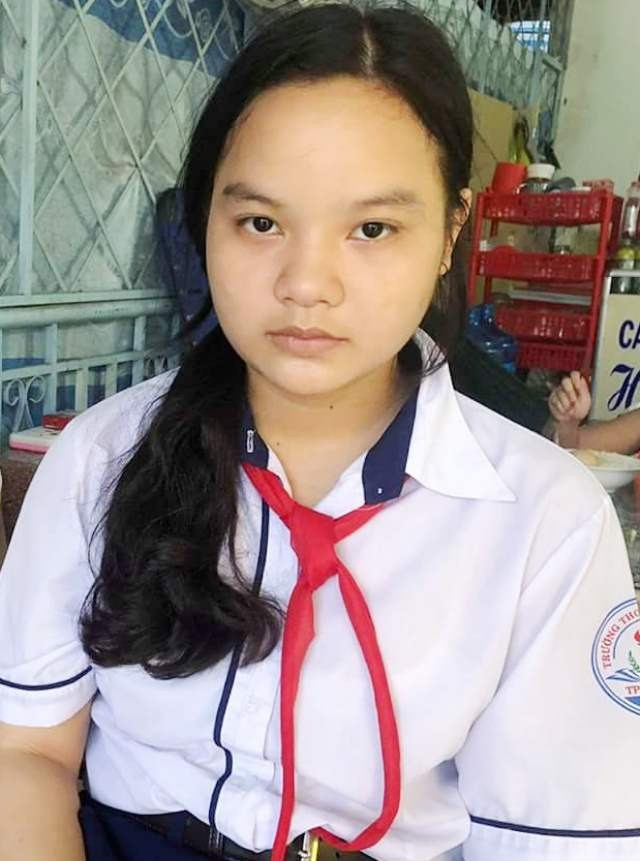 "Chị đã mù đôi mắt, giờ không muốn mất thêm đứa con !" - 6 Mẹ đã tuyệt vọng, chị cũng lực bất tòng tăm, nay tính mạng và tương lai của cháu Phương Trang chỉ còn mong chờ vào sự sẻ chia của các tấm lòng hảo tâm.