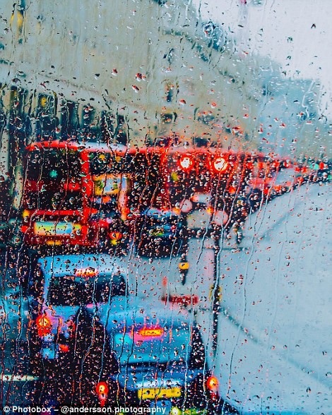 Lộ diện những bức ảnh đẹp nhất trong cuộc thi ảnh Instagram của châu Âu - 2 Cuộc thi thu hút hàng trăm nghìn người tham dự. Bức ảnh trên chụp một ngày mưa ở London.