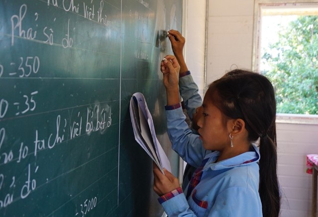 Chuyển giáo viên dôi dư bậc THCS sang dạy tiểu học, mầm non: Không thể làm khác? - 2 Bậc tiểu học có những đặc thù riêng do các giáo viên phải dạy tổng hợp môn, thay vì dạy 1 -2 môn như bậc THCS