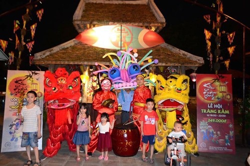 Nhân dịp này tại Hồ Văn - Văn Miếu cũng diễn ra hàng loạt hoạt động trải nghiệm Ký ức mùa trăng.