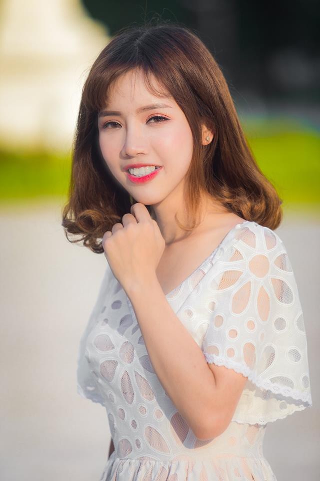 Oanh bảo, lần đầu tiên trong đời cô dám cười tự tin mà không phải lo lắng che miệng trước đám đông hay lo sợ bất cứ sự bàn tán, trêu chọc nào.