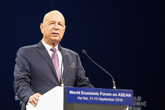 Nhà sáng lập kiêm Chủ tịch điều hành Diễn đàn Kinh tế Thế giới Klaus Schwab phát biểu khai mạc diễn đàn.