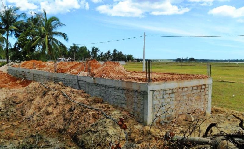 Dân đua nhau lấn đầm xây dựng nhà trái phép tại Bình Định! - Ảnh 3. Dân đua nhau lấn đầm xây dựng nhà trái phép tại Bình Định! - Ảnh 3.