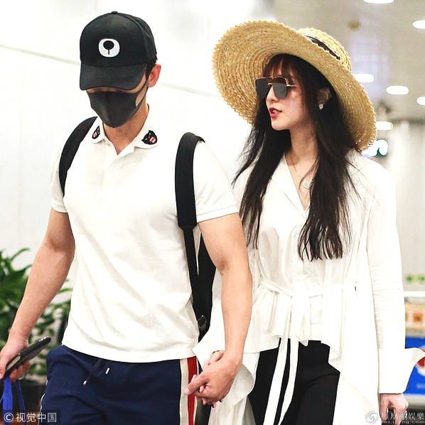Phạm Băng Băng: Chia tay bạn trai, bị cấm vận tại Trung Quốc vì scandal trốn thuế? - 4
Phạm Băng Băng và Lý Thần xuất hiện cùng nhau tại sân bay, tháng 9/2018.