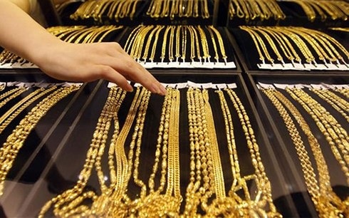Giá vàng bất ngờ tăng vọt - 1
Phiên giao dịch đầu giờ chiều nay 14/9, giá vàng SJC tăng mỗi chiều 40.000 đồng/lượng so với chốt phiên hôm qua (ảnh minh họa).