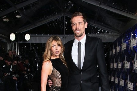 Peter Crouch khiến nhiều người ghen tị khi có cô vợ quá xinh đẹp