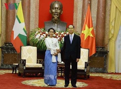 Chủ tịch nước muốn tăng hợp tác với Myanmar phòng chống tội phạm có tổ chức - 1 Chủ tịch nước Trần Đại Quang tiếp Cố vấn Nhà nước Myanmar (ảnh: VOV)