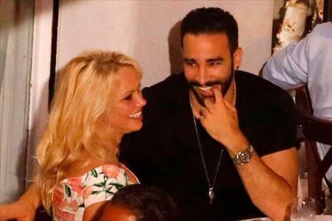 Pamela Anderson hàn gắn với bồ trẻ - 7 Pamela Anderson hàn gắn với bồ trẻ - 7