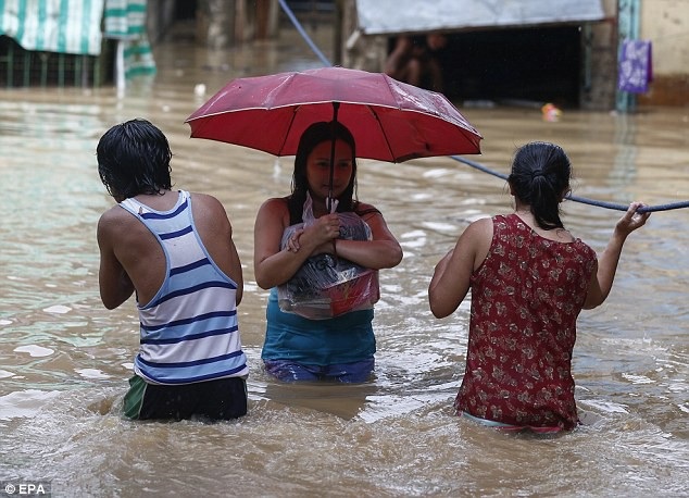 Philippines: Ít nhất 14 người chết do siêu bão Mangkhut - 4 Theo ông Tolentino, hiện vẫn còn ít nhất 2 trường hợp bị mất tích và số người chết sẽ tăng lên 16 người sau khi các báo cáo chính thức được xác nhận. (Ảnh: EPA)