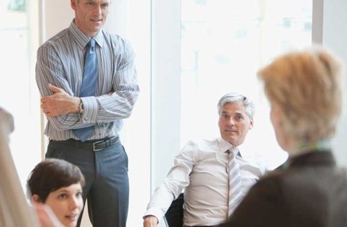 11 cách để giao tiếp với “người không chịu nổi” trong đời sống công sở - 2
Bạn không nhất thiết phải có phản ứng với những rắc rối do người khó chịu tạo ra