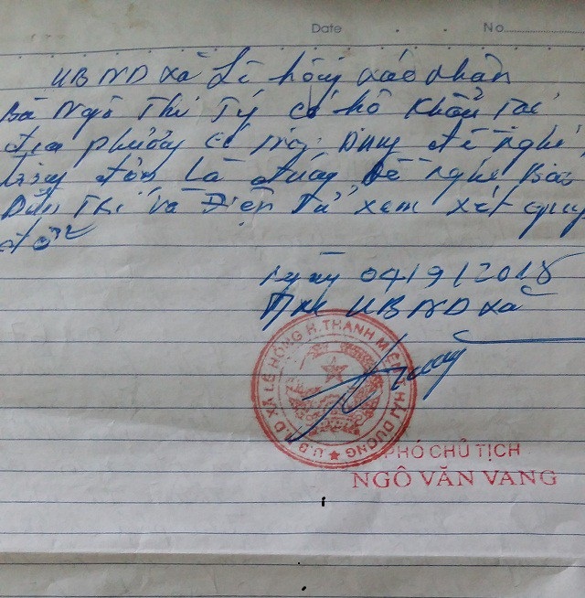 Tiền trợ cấp phải để dành mua thuốc mỗi khi “trái gió trở trời”. Nên hằng ngày cô Tý phải mò cua, bắt ốc, hái rau dại làm thức ăn cho 2 bác cháu.