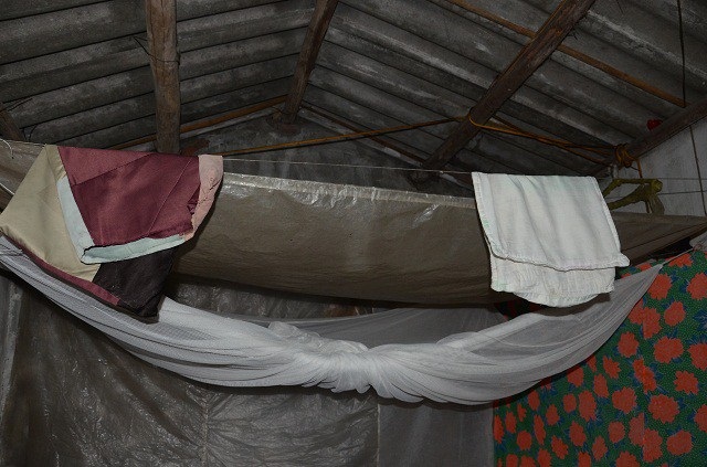 Căn nhà dột nát của cô Tý