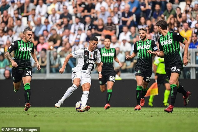 Những khoảnh khắc sung sướng tột độ của C.Ronaldo khi ghi bàn đầu tiên cho Juventus - 1
C.Ronaldo đã chấm dứt cơn hạn hán bàn thắng kéo dài 320 phút