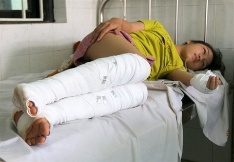Vụ ôm người tình tự thiêu: Nạn nhân từng bị đánh đập, hiếp dâm và dọa giết (!?) - 3 con gái chị Bé đang nằm điều trị tại Bệnh viện Đa khoa tỉnh Đắk Nông