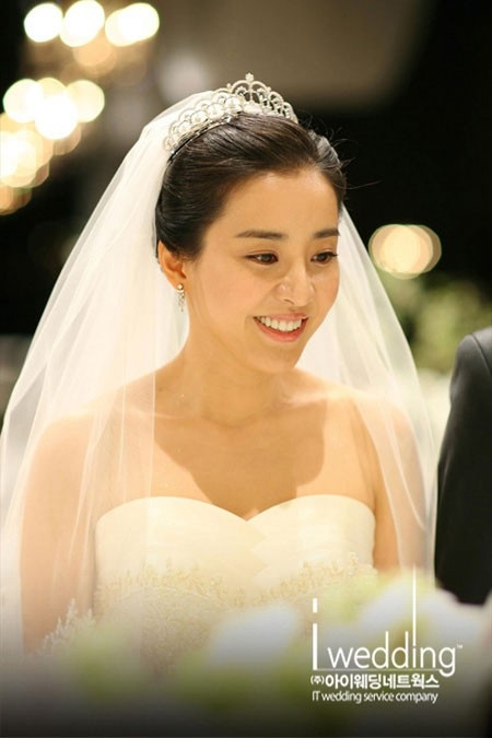 Nữ diễn viên Park Eun Hye chia tay chồng sau 10 năm kết hôn - 2
Park Eun Hye tổ chức hôn lễ vào tháng 4/2008.