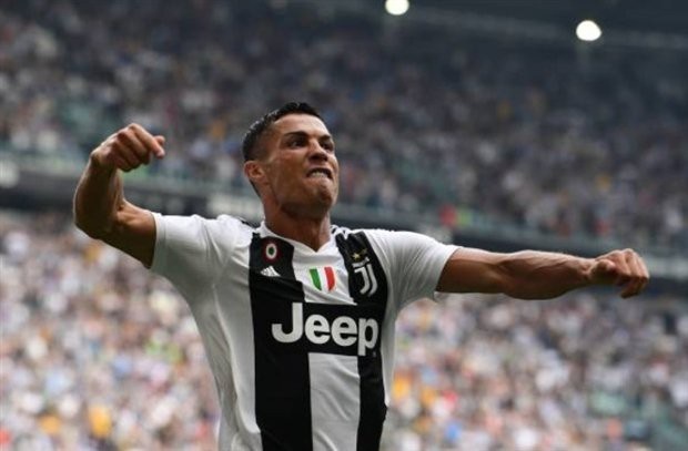 Những khoảnh khắc sung sướng tột độ của C.Ronaldo khi ghi bàn đầu tiên cho Juventus - 6
C.Ronaldo chưa bao giờ chấp nhận đầu hàng với khó khăn