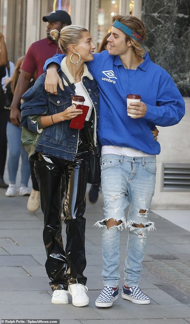 
Chân dài 21 tuổi và bạn trai quen nhau từ 7 năm trước
