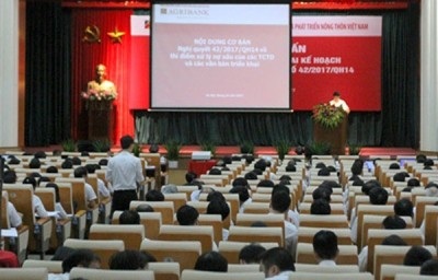 Để tiếp tục thực hiện hiệu quả Nghị quyết 42 - 1 Agribank tổ chức Hội nghị tập huấn trong toàn hệ thống về triển khai Nghị quyết 42