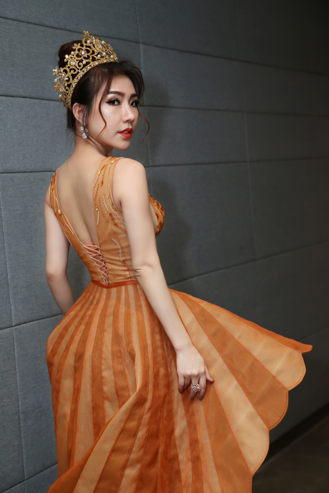 Hoàng Y Nhung tự tin ngồi ghế giám khảo - 3 Hoàng Y Nhung tự tin ngồi ghế giám khảo - 3