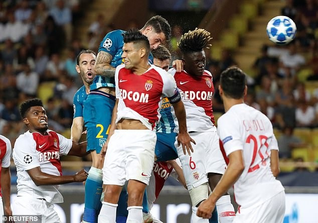 Diego Costa tỏa sáng, Atletico ngược dòng đánh bại Monaco - 3
Trận đấu đã diễn ra đầy căng thẳng và quyết liệt