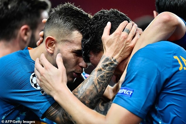 Diego Costa tỏa sáng, Atletico ngược dòng đánh bại Monaco - 2
Niềm vui chiến thắng của Atletico ngay tại nước Pháp