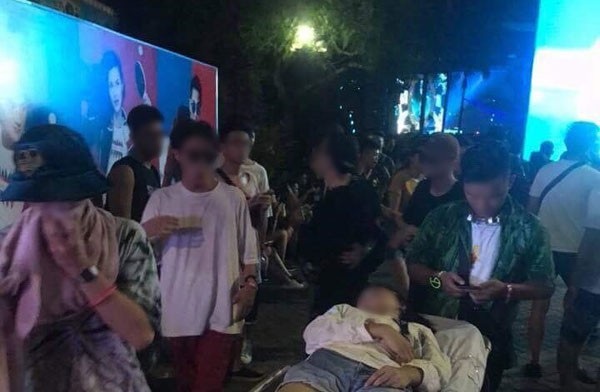 Xuất hiện nhiều loại ma túy mới ngoài vòng kiểm soát - 1
Tới thời điểm này, cơ quan điều tra vẫn chưa thông tin về nguồn gốc, loại ma túy được đưa vào Lễ hội âm nhạc Hồ Tây đêm 16/9 (Trong ảnh: Nạn nhân ở Lễ hội âm nhạc Hồ Tây đêm 16/9)