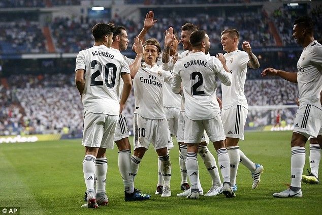 Bale và Benzema lập công, Real Madrid tiếp tục dẫn đầu La Liga - 9
Real Madrid tiếp tục dẫn đầu La Liga đầy thuyết phục