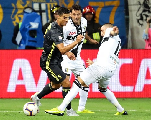 C.Ronaldo nối dài chuỗi trận tịt ngòi, Juventus nhọc nhằn giành 3 điểm - 1
C.Ronaldo vẫn chưa thể ghi bàn đầu tiên ở Juventus