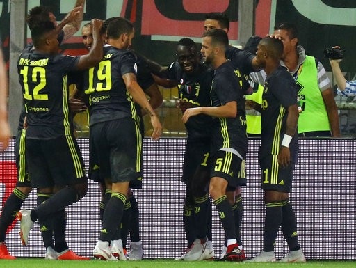 C.Ronaldo nối dài chuỗi trận tịt ngòi, Juventus nhọc nhằn giành 3 điểm - 2
Juventus giành chiến thắng nhọc nhằn trước Parma