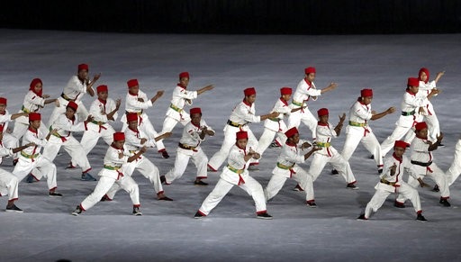 Lễ bế mạc Asiad 18: Bữa tiệc âm nhạc rộn ràng - 21
Các vũ công trình diễn trong lễ khai mạc ở tiết mục đầu tiên