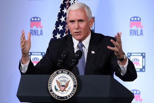 Tổng thống Donald Trump bỏ lỡ cơ hội? - 1
Phó Tổng thống Mỹ Mike Pence sẽ tham dự các hội nghị châu Á quan trọng vào cuối năm nay Ảnh: REUTERS