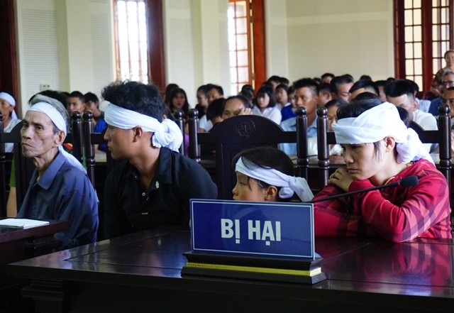 Đi đòi nợ giúp bạn, nam thanh niên chém chết người - 2 Nỗi đau của gia đình bị hại