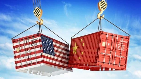 Nhiều ngành và cổ phiếu sẽ hưởng lợi từ chiến tranh thương mại Mỹ - Trung - 1 Cuộc chiến tranh thương mại đang leo thang giữa Trung Quốc và Mỹ sẽ tạo ra cả rủi ro và cơ hội cho nền kinh tế Việt Nam.