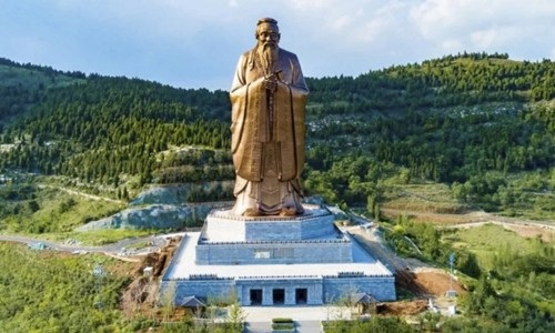 Trung Quốc xây tượng Khổng Tử lớn nhất thế giới - 1 Bức tượng bằng đồng khánh thành vào dịp Trung thu tới đây sẽ là bức tượng của Khổng Tử cao nhất thế giới hiện nay