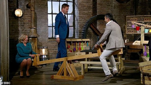 Câu chuyện khởi nghiệp của người cha bỏ việc để chăm con bị bỏng nặng - 4 Các nhà đầu tư thử dùng sản phẩm do anh Craig tạo ra