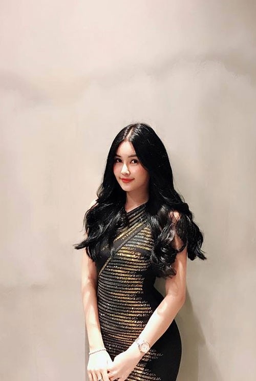 Hoa hậu Ngân Anh “lột xác” vô cùng quyến rũ - 5
Không chỉ dừng lại ở sự nỗ lực của bản thân, để thực sự “lột xác”, Ngân Anh còn tìm đến trung tâm của ông trùm hoa hậu Philippines Jonas Gaffud để học hỏi hoàn thiện các kỹ năng của một nữ hoàng sắc đẹp.