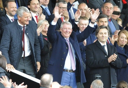 
Alex Ferguson trở lại Old Trafford sau cơn bạo bệnh
