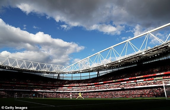 
Emirates trong giờ nghỉ giải lao
