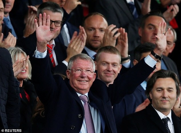 Sir Alex Ferguson tươi cười trở lại sân Old Trafford - 6 Sir Alex Ferguson tươi cười trở lại sân Old Trafford - 6