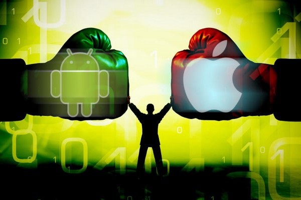 Tròn 10 năm chiếc smartphone đầu tiên sử dụng nền tảng Android ra đời - 3 Cuộc tranh cãi xem Android và iOS, nền tảng di động nào tốt hơn, vẫn chưa bao giờ hết “nóng” trong người dùng