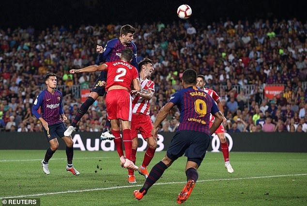Messi ghi bàn, Barcelona vẫn đứt mạch toàn thắng tại La Liga - 12
... sau cú đánh đầu ấn định tỷ số chung cuộc 2-2 của Pique