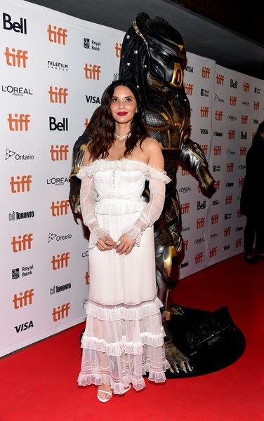 Olivia Munn quyến rũ với áo tắm - 7
Cô nói khi cần giảm cân, buổi sáng cô ăn nửa quả bơ với hạt cây gai dầu, không có trứng, bánh mì nướng hoặc thịt xông khói. Chỉ có bơ, hạt gai dầu, muối và chanh. Tôi cắt nó làm đôi, rắc hạt lên rồi ăn bằng thìa. Đồ ăn nhẹ sau bữa sáng muộn của cô là táo và bơ đậu phộng.