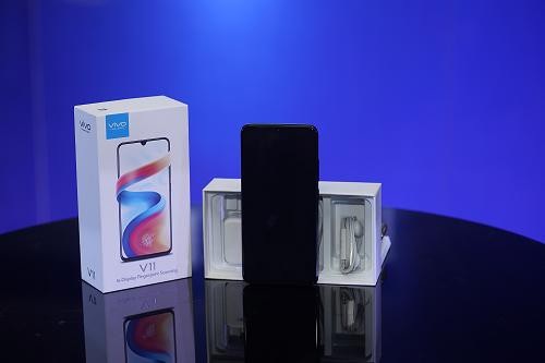 Vivo khuấy động phân khúc tầm trung với smartphone cấu hình mạnh, nhiều tính năng ấn tượng - 1 Vivo khuấy động phân khúc tầm trung với smartphone cấu hình mạnh, nhiều tính năng ấn tượng - 1