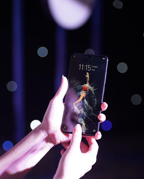 Vivo khuấy động phân khúc tầm trung với smartphone cấu hình mạnh, nhiều tính năng ấn tượng - 4 Vivo khuấy động phân khúc tầm trung với smartphone cấu hình mạnh, nhiều tính năng ấn tượng - 4