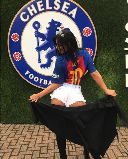 Mỹ nhân “siêu vòng ba” bất ngờ chỉ trích Barcelona - 5 Các fans đều mong sẽ tiếp tục được chiêm ngưỡng những hình ảnh sexy nhường này